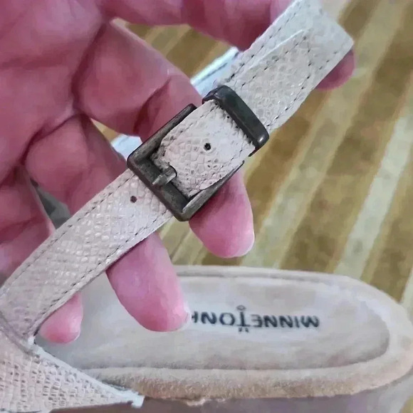 Minnetonka Selene Chain and Jewel Sandal 13M Snakeskin Creme - Picture 9 of 12